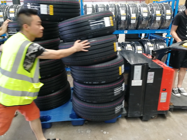 环球UG为汽配客户提供珠三角多点拼车